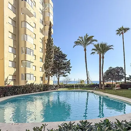Hanami Puerto Paraiso 5-5 * Эстепона